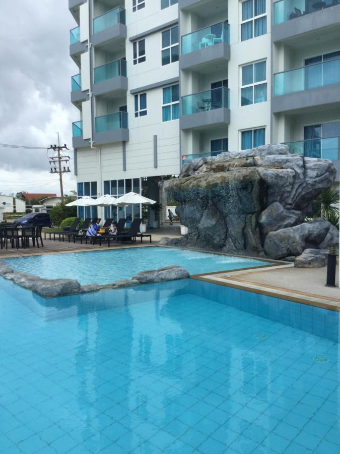 Grand Blue Condominium By Mary Mae Phim Exteriér fotografie